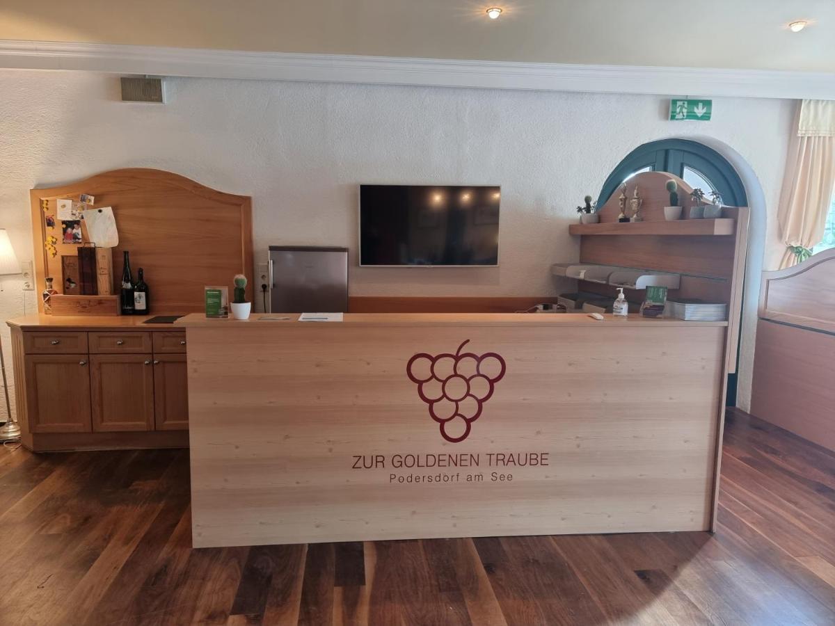 Landgasthof Zur Goldenen Traube Подерсдорф ам Зее Екстериор снимка